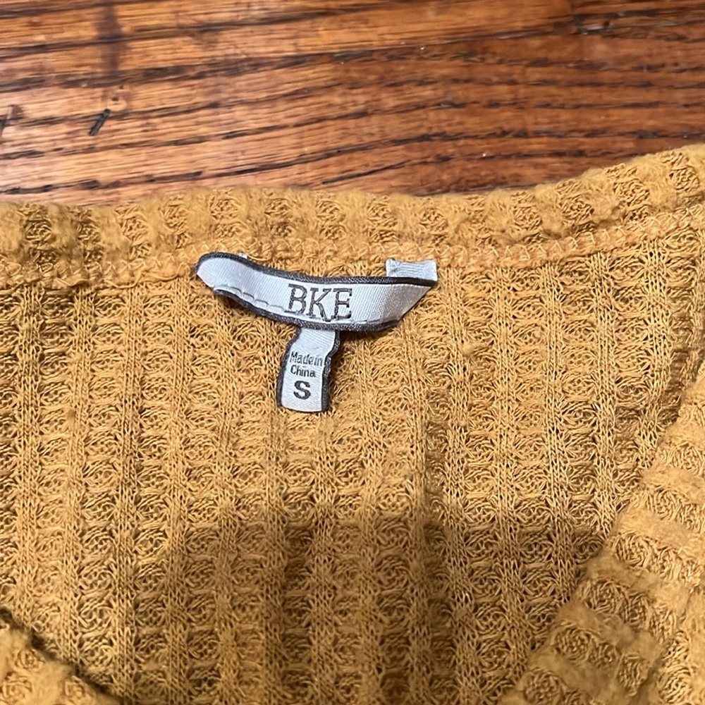 BKE Sweater - Picture 2 of 6